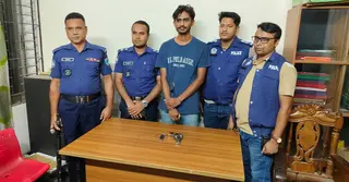 কুষ্টিয়ায় বিদেশি পিস্তল-গুলিসহ গ্রেপ্তার যুবক
